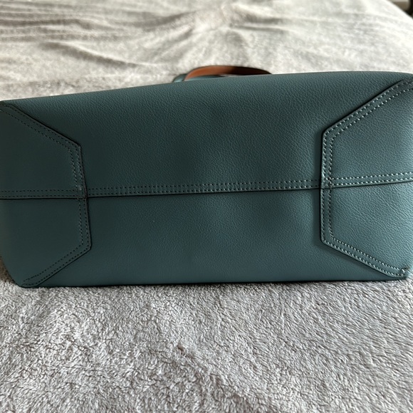 Kate Spade Tote - Picture 4 of 5